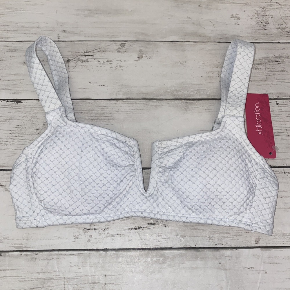 Xhilaration Bikini Top Womens XS White Solid Diamond V Swim‎ Bra Target NEW XS